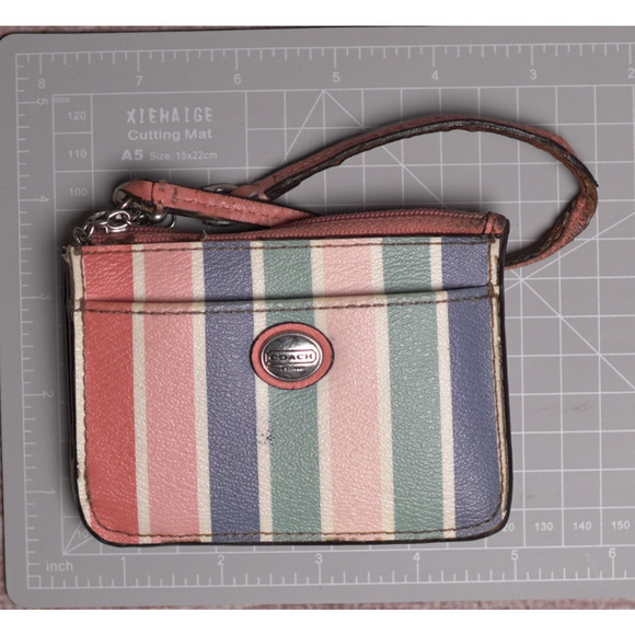 Coach Pastel Rainbow Wristlet Wallet w/ Key Chain Coral Leather Strap & Lining - Picture 9 of 10